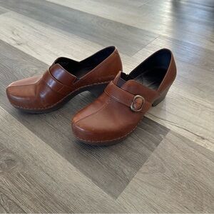 Dansko Clogs, 39 (8-8.5 women’s)